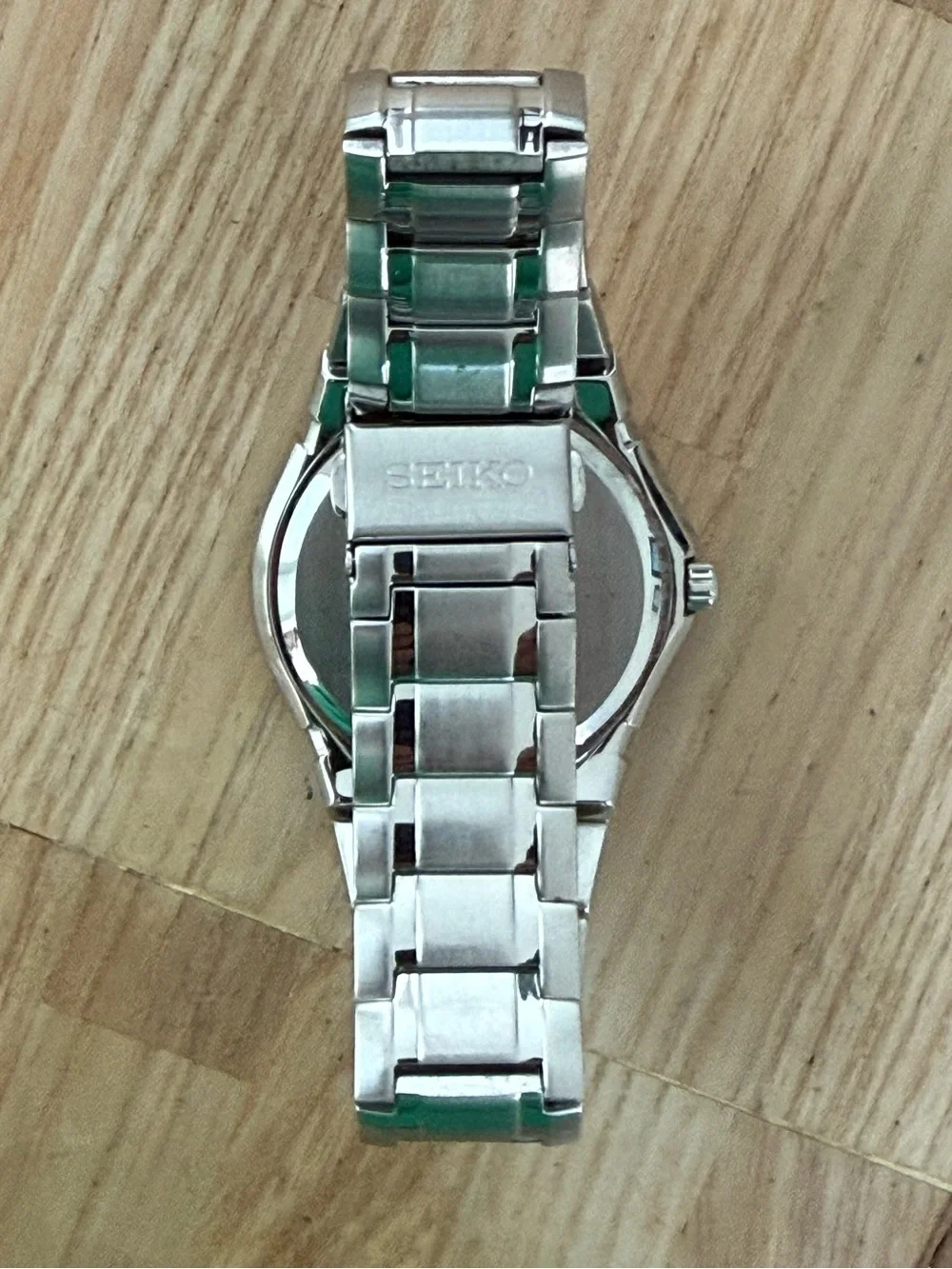 Seiko Solar Luxury Watch Black Dial Stainless Steel Bracelet Case Date Window